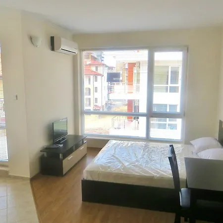 в комплекс азалия 2 Несебър