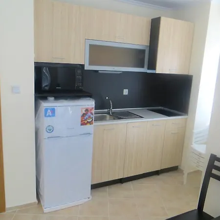 в комплекс азалия 2 Несебър